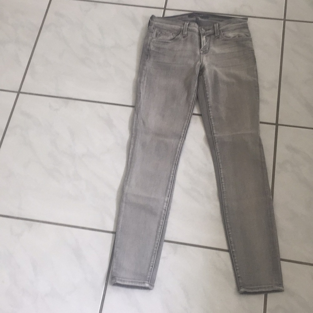 New Jbrand skinny leg grey jeans 👖 25